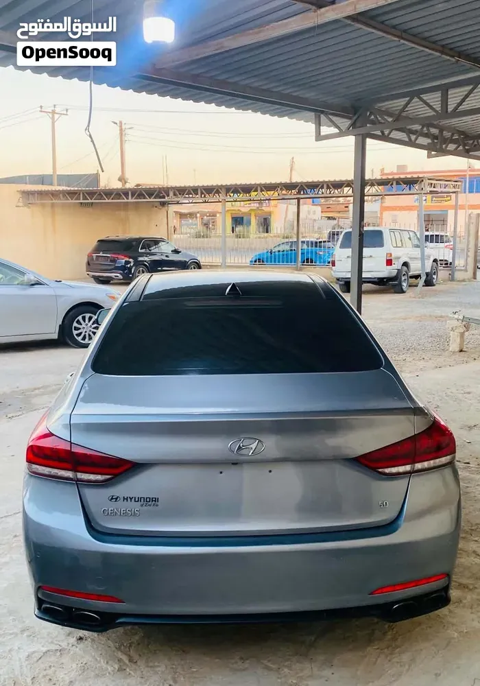 Genesis G80 2015 photo 2
