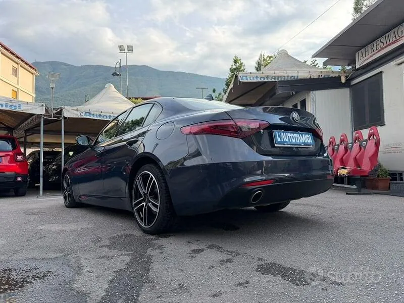 Alfa Romeo Giulia 2018 photo 3