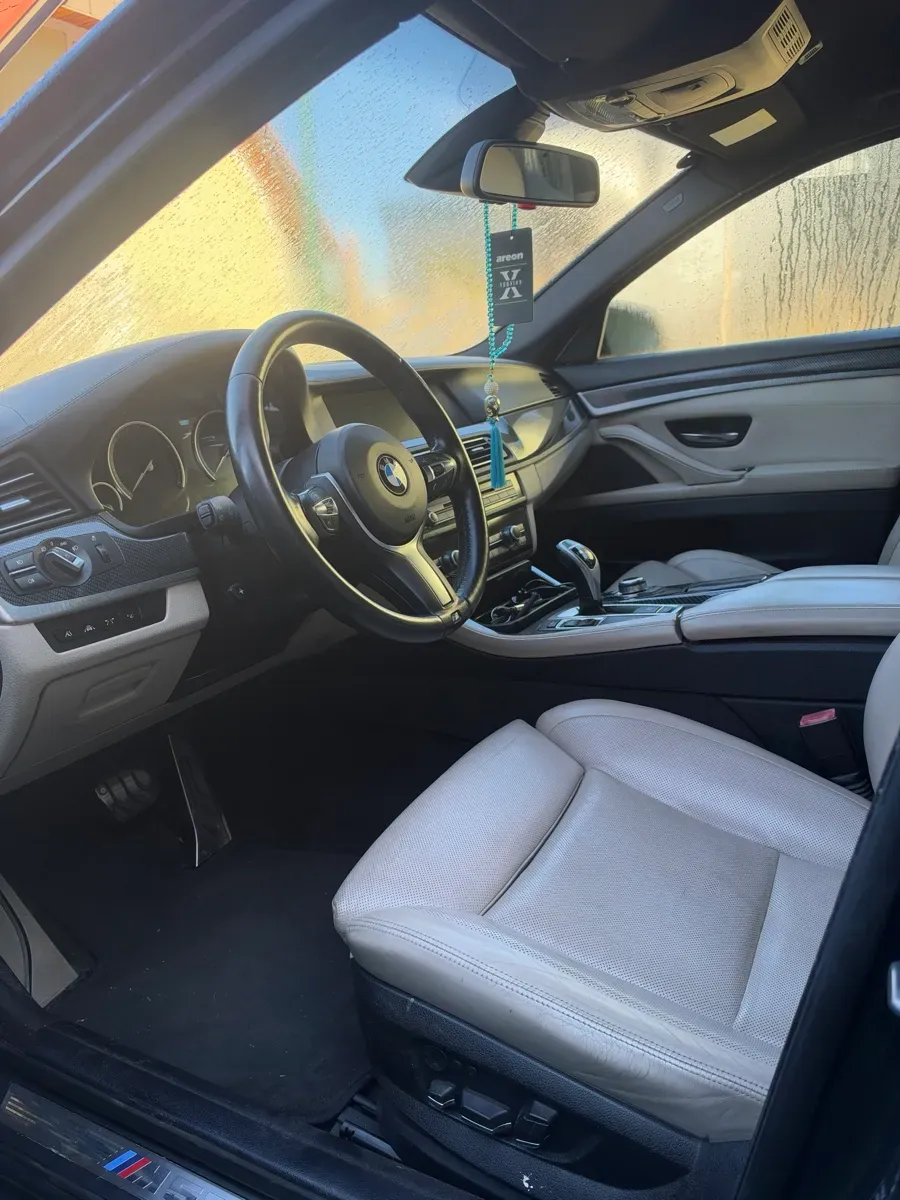BMW 5 Series 2011 photo 3