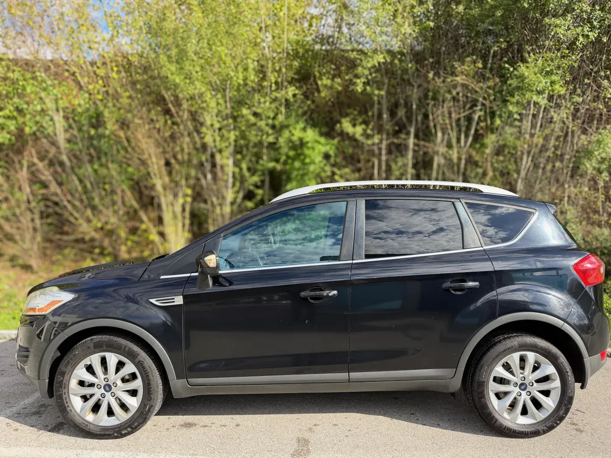 Ford Kuga 2010 photo 2