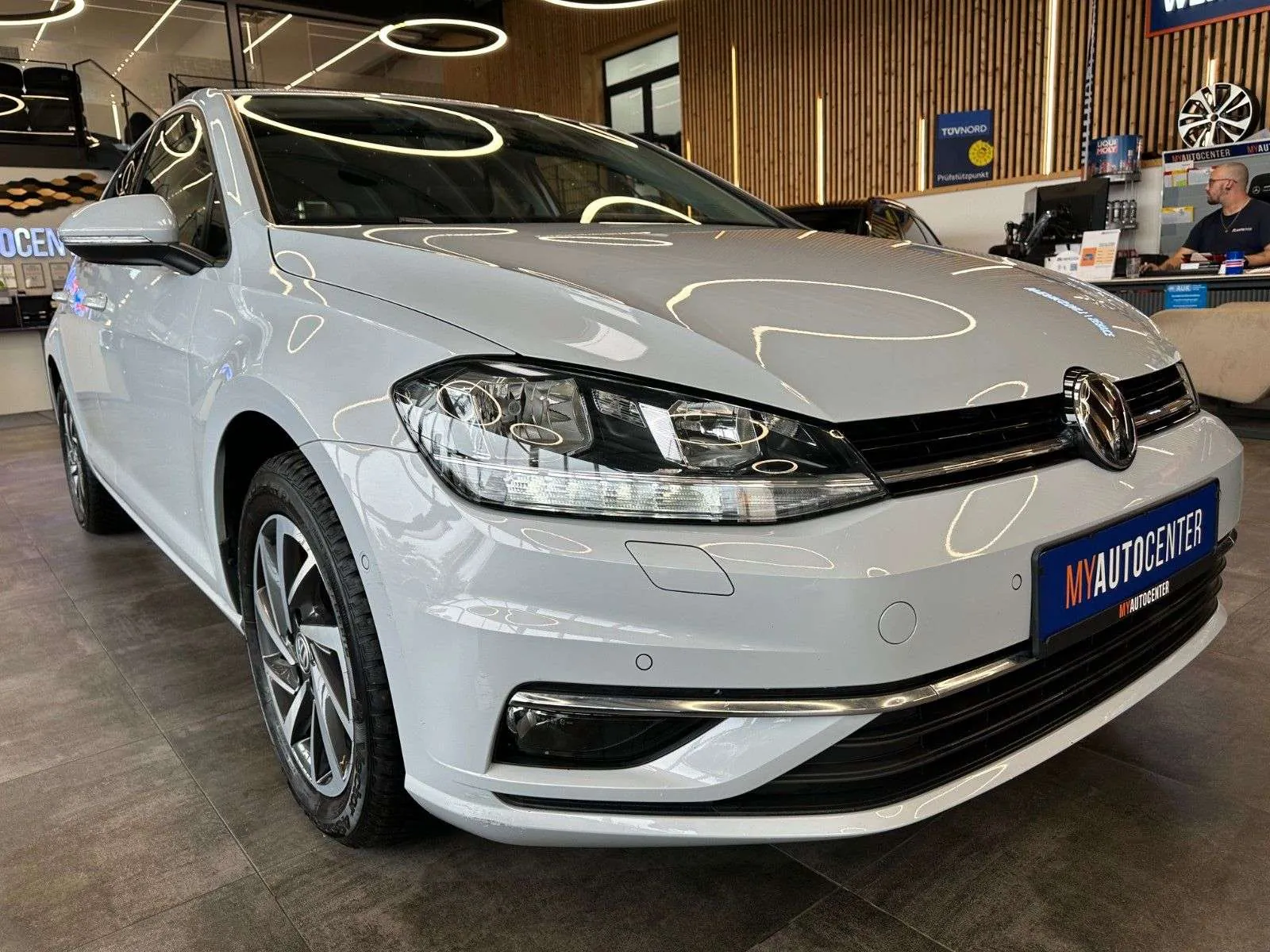 Volkswagen Golf 2018 photo 3