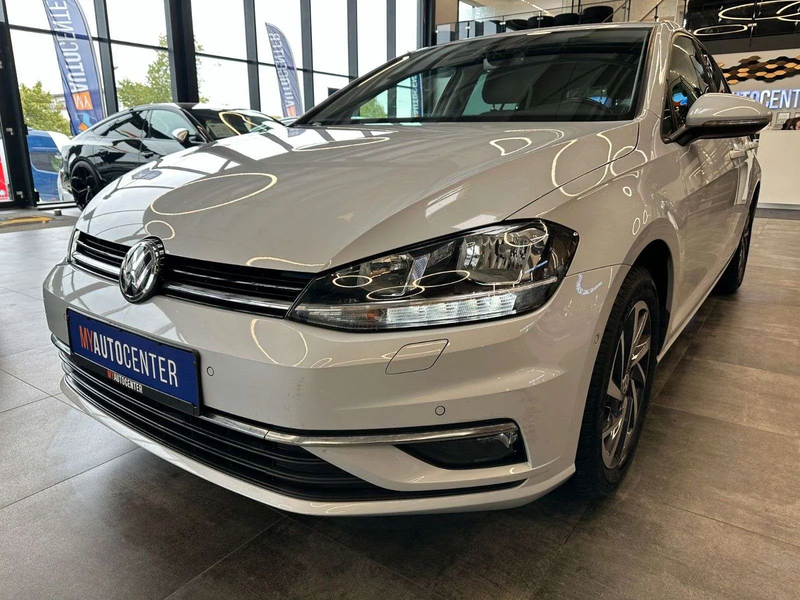 Volkswagen Golf 2018 photo 4