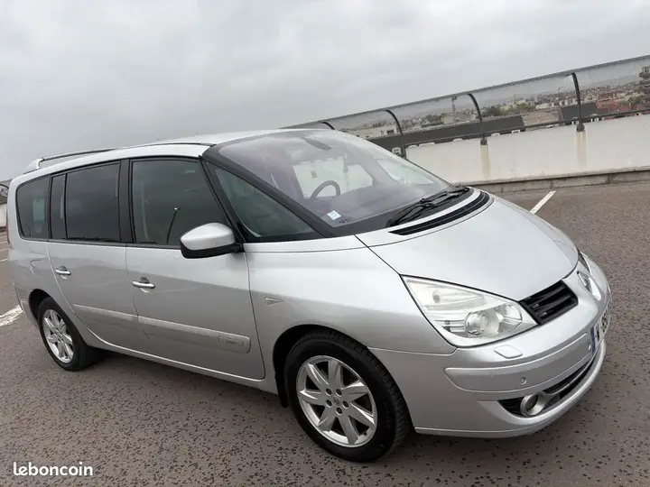 Renault Grand Espace 2010 photo 2