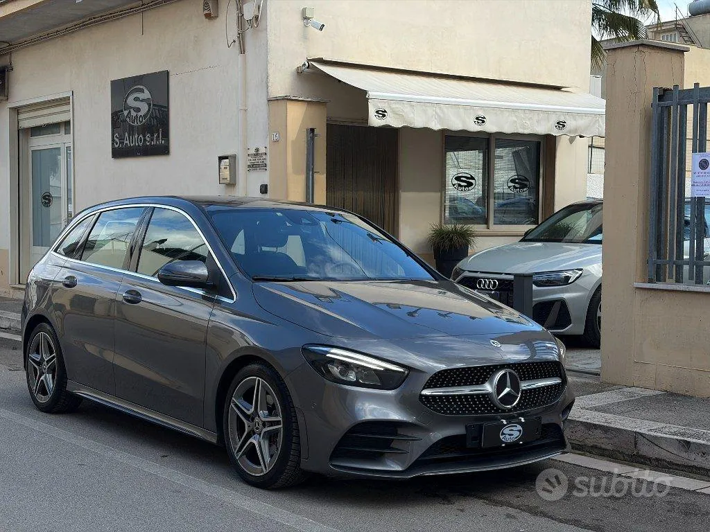 Mercedes-Benz B 180