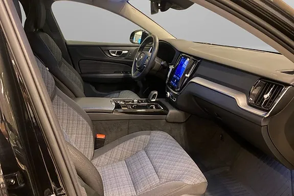 Volvo V60 2023 photo 4