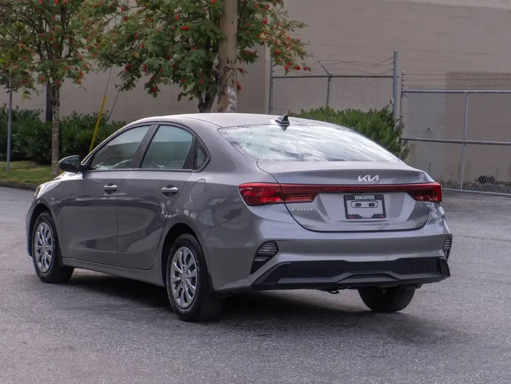 Kia Forte 2023 photo 3