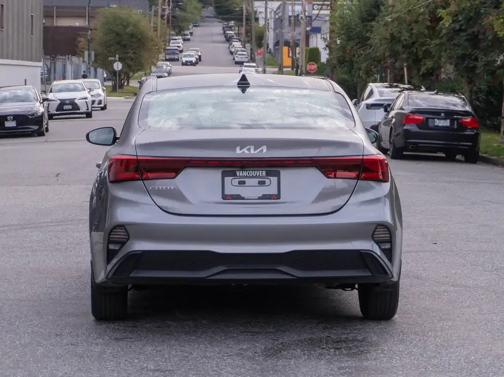 Kia Forte 2023 photo 4
