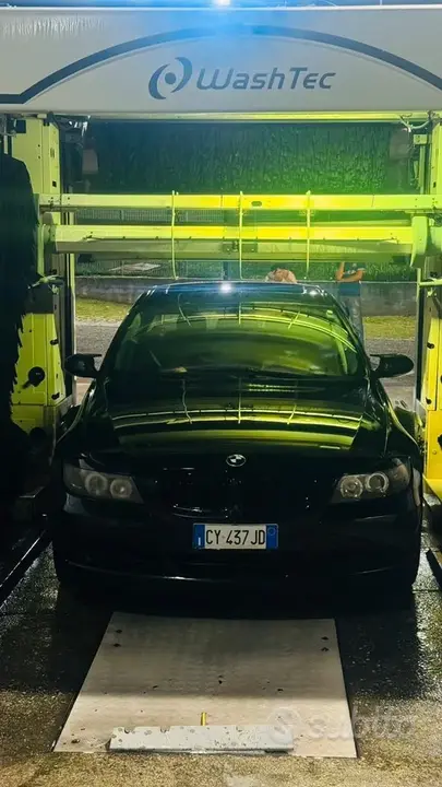 BMW E90 2006 photo 2