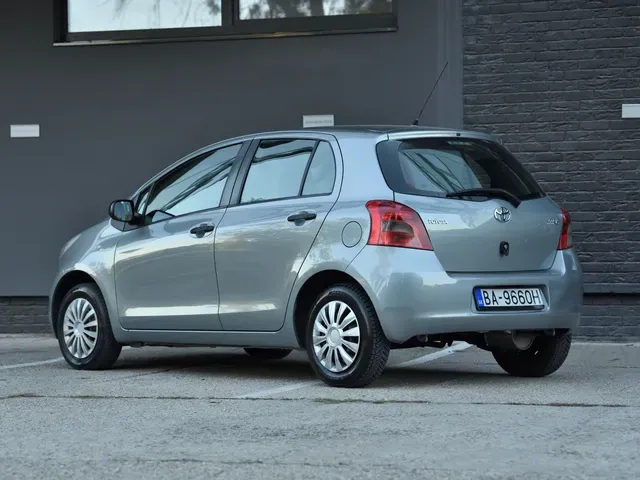 Toyota Yaris 2006 photo 3