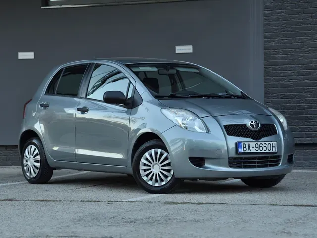 Toyota Yaris 2006 photo 2