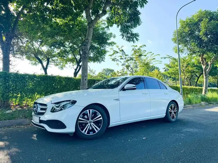 Mercedes-Benz E-Class 2020 photo 3