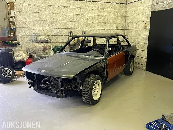 BMW 3-Serie 1986 photo 2