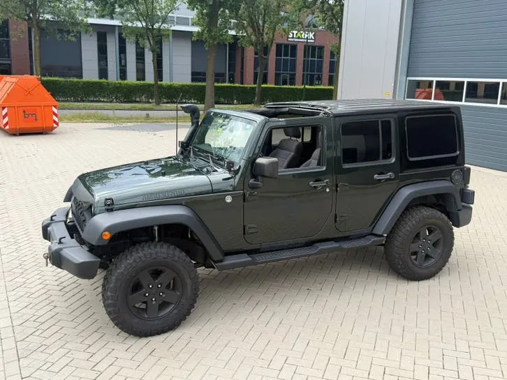Jeep Wrangler 2011 photo 2