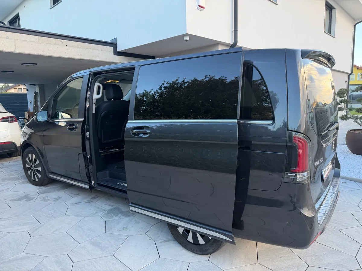 Mercedes-Benz Eqv