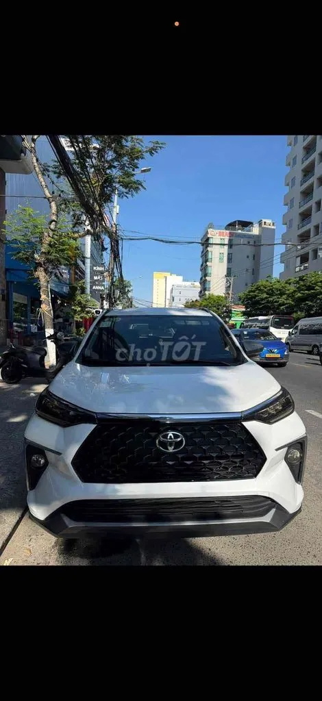 Toyota Veloz Cross