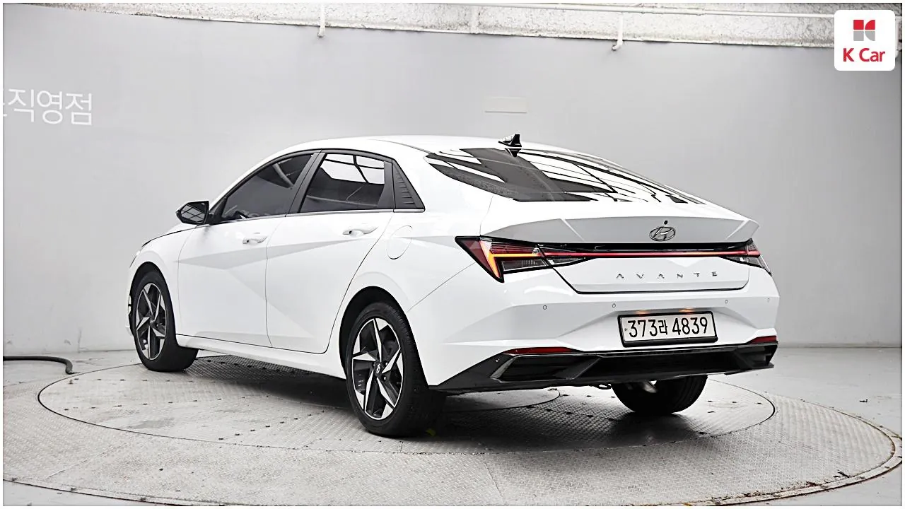 Hyundai Elantra 2021 photo 2