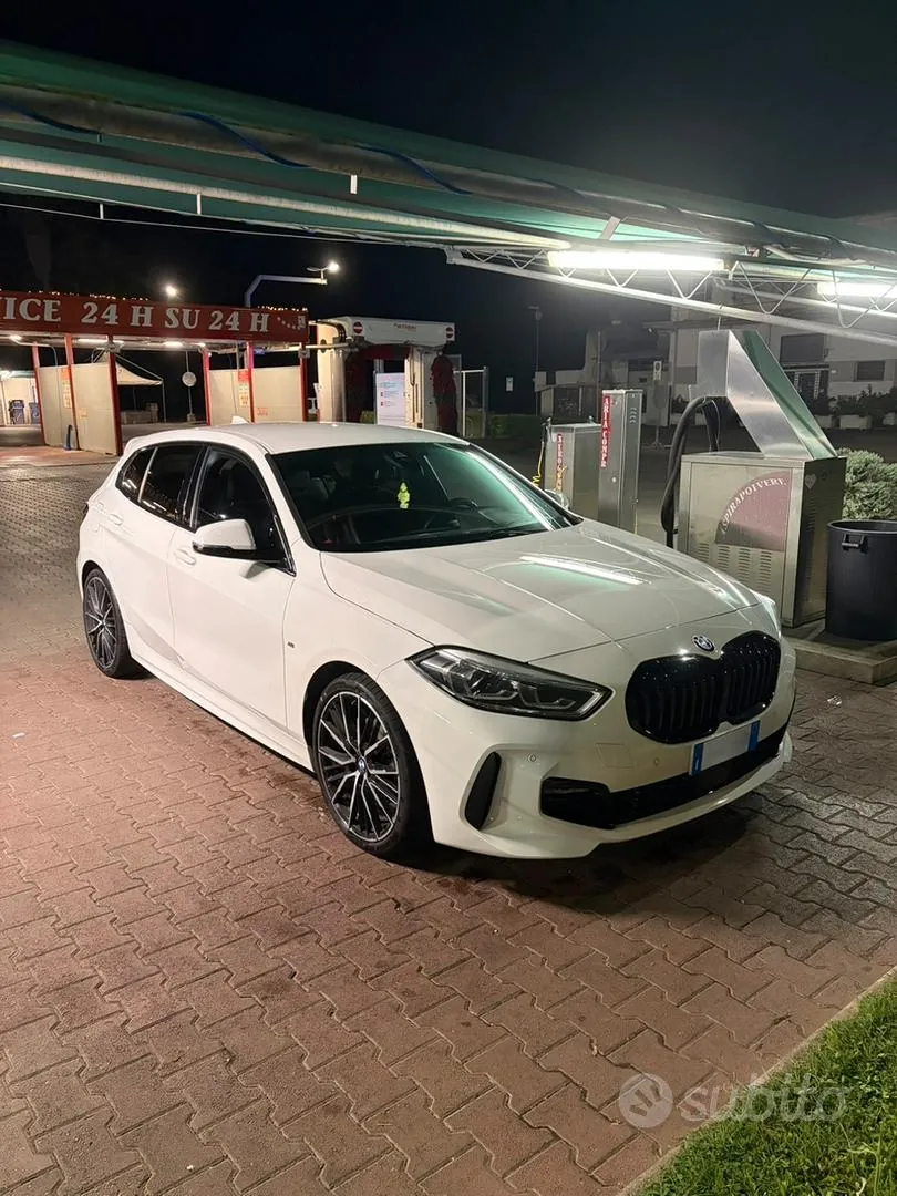 BMW 1 Series 2021 photo 2