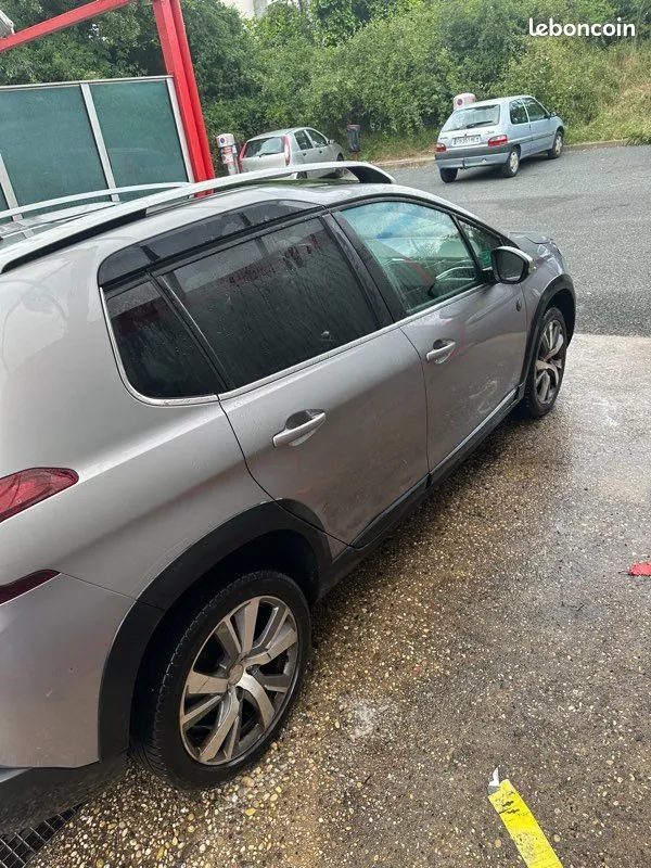 Peugeot 2008 2017 photo 2