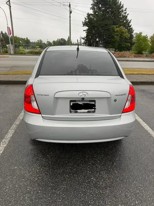 Hyundai Accent 2009 photo 3