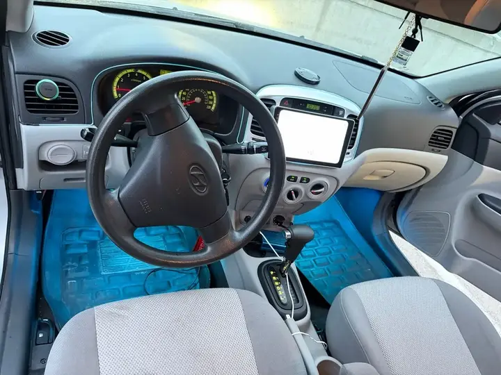 Hyundai Accent 2009 photo 5