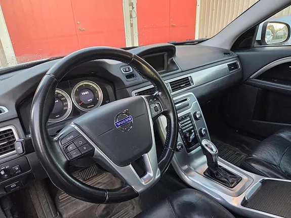 Volvo V70 2013 photo 4