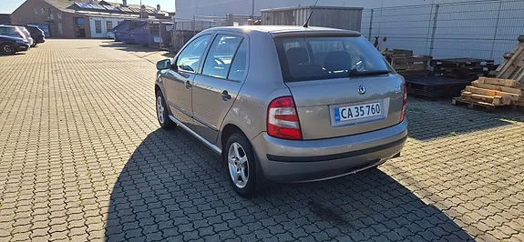 Skoda Fabia 2007 photo 3