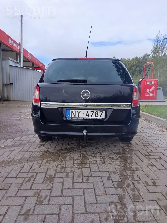 Opel Astra 2011 photo 5