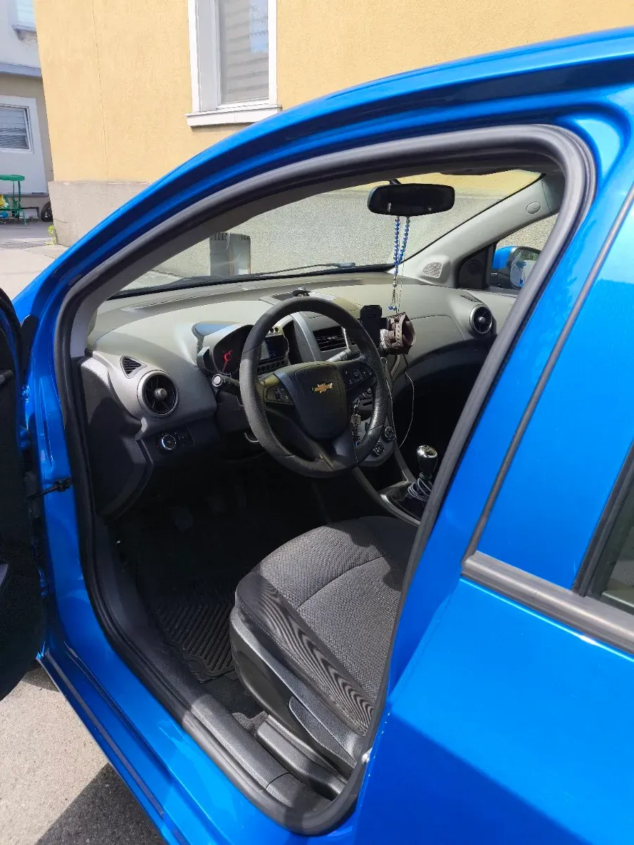Chevrolet Aveo 2012 photo 3