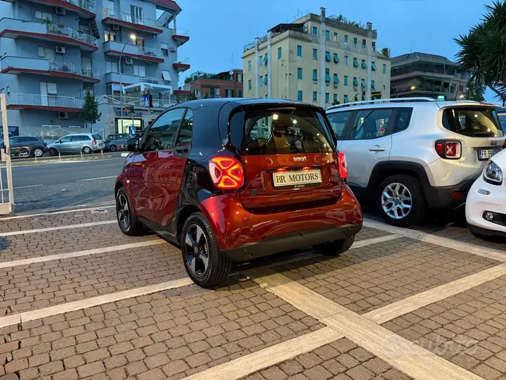 Smart Fortwo 2021 photo 2