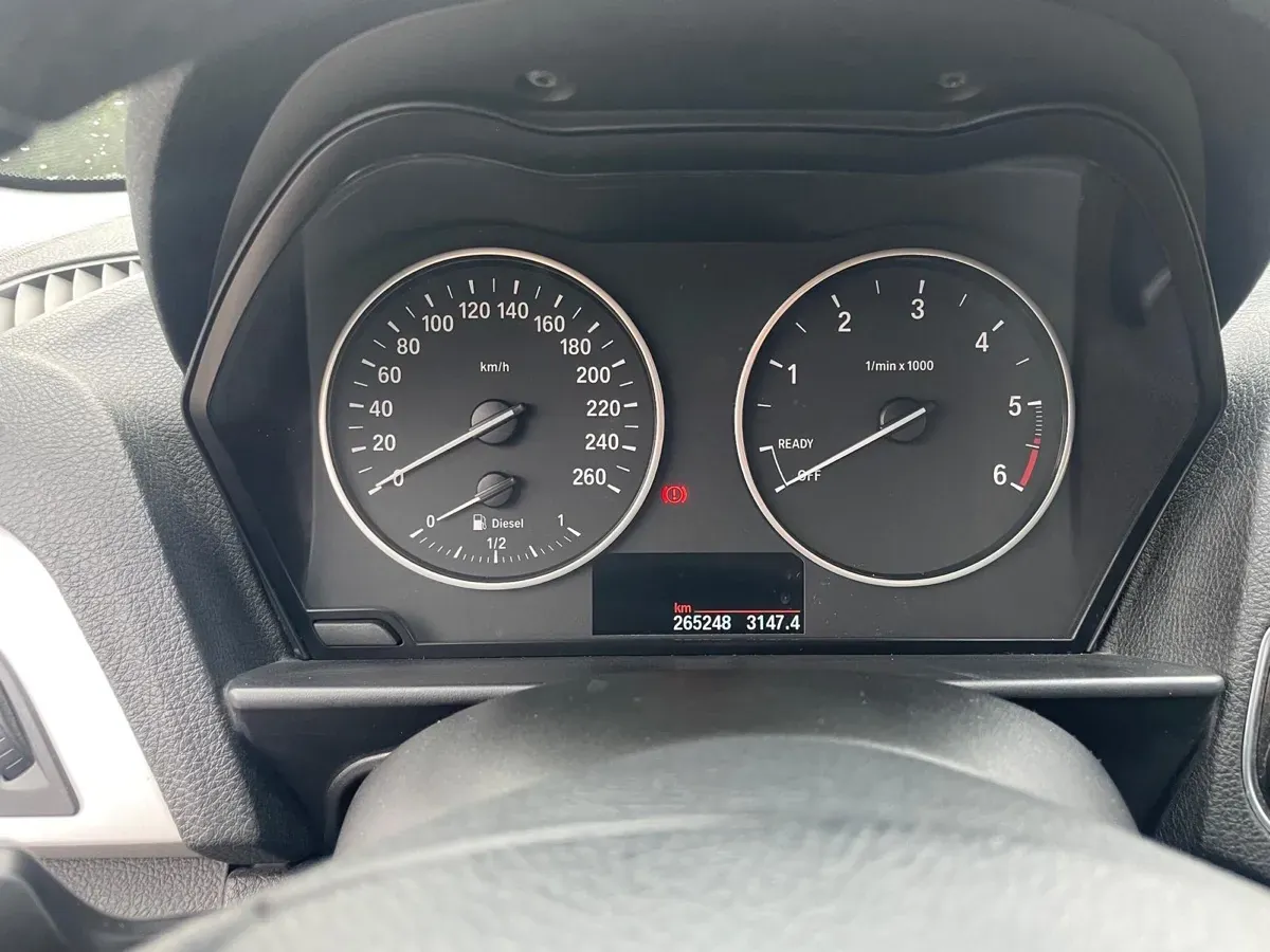 BMW 1 Series 2012 photo 2