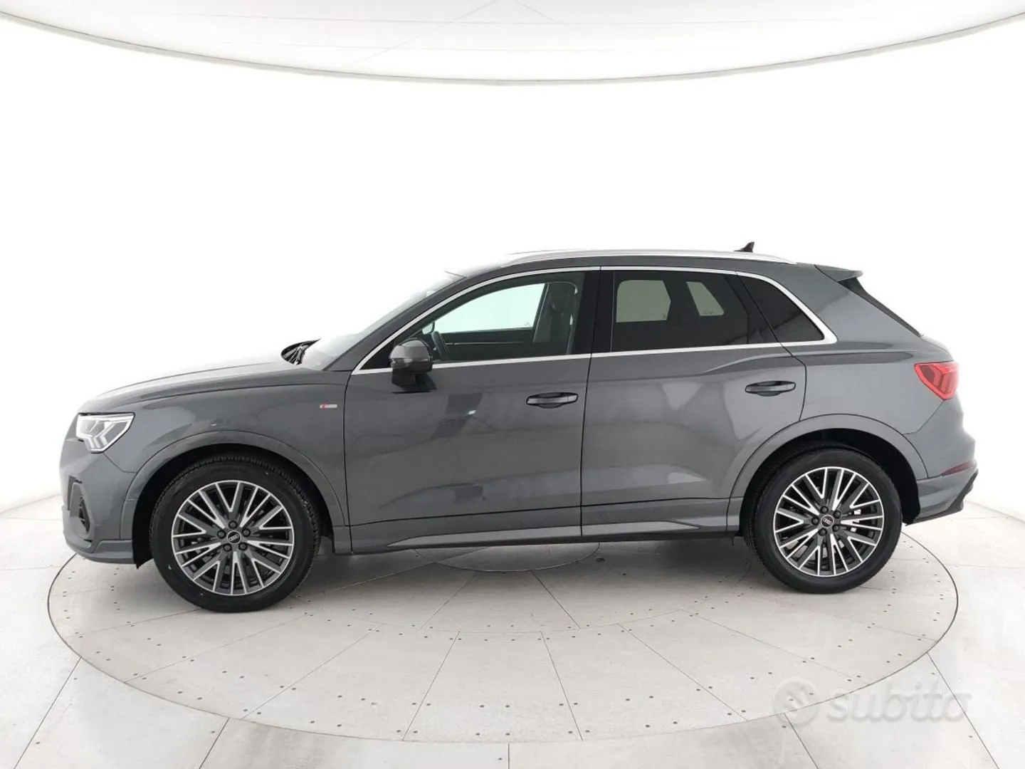 Audi Q3 2022 photo 2