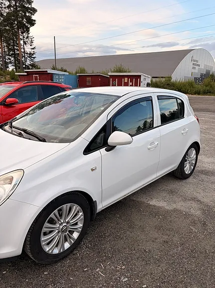 Opel Corsa 2010 photo 3