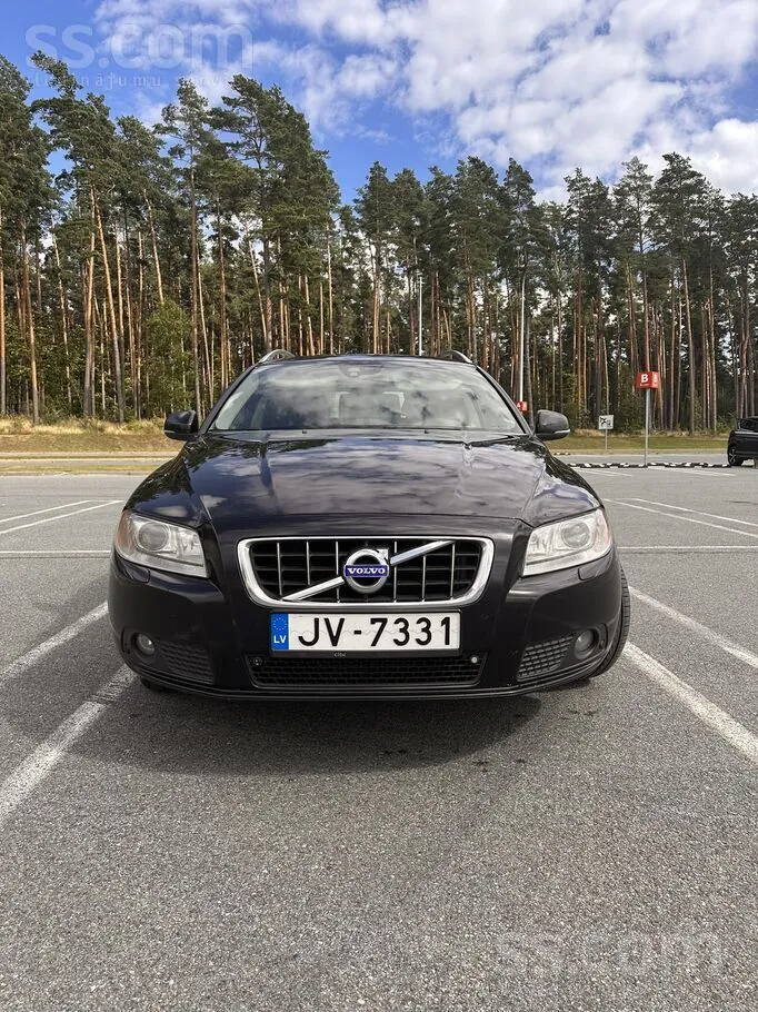 Volvo V70 2011 photo 2