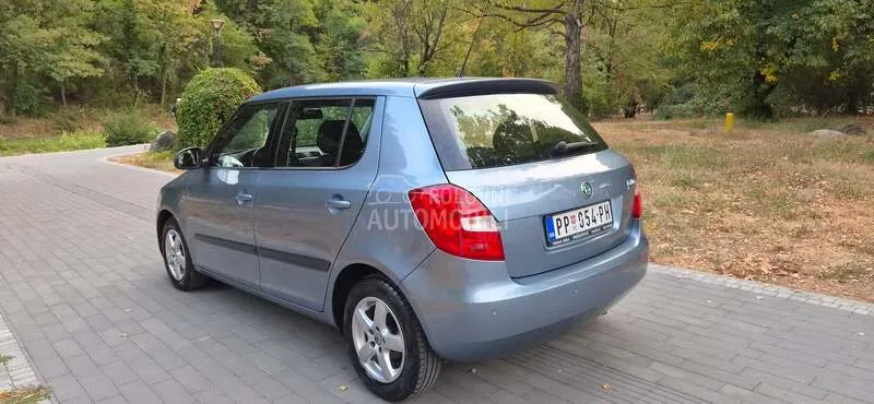 Skoda Fabia 2009 photo 4