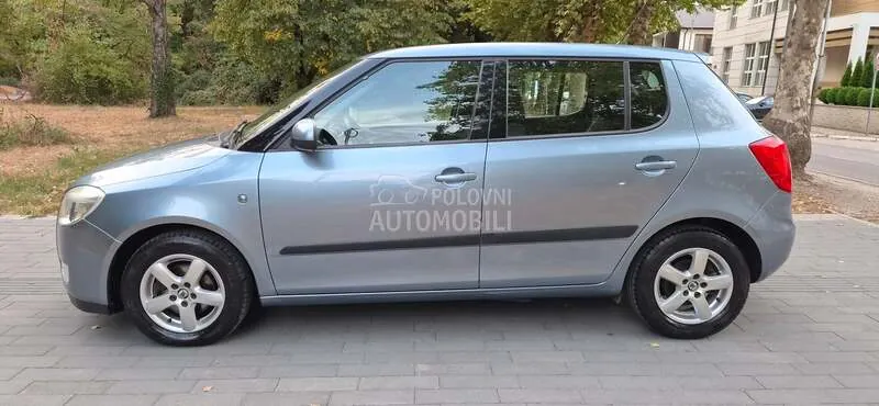 Skoda Fabia 2009 photo 3