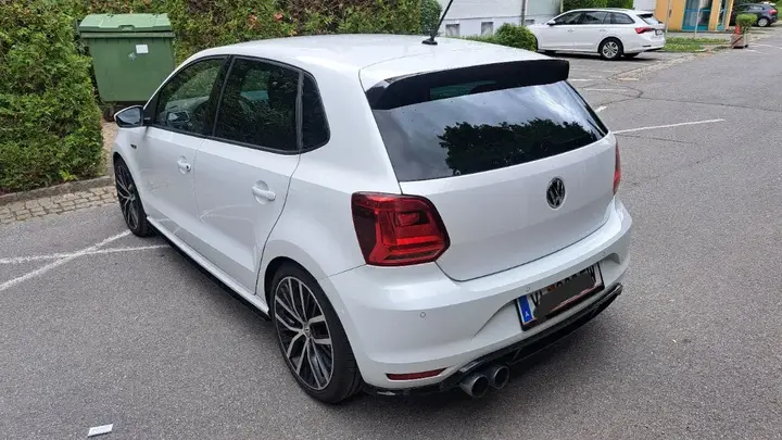 Volkswagen Polo 2015 photo 3