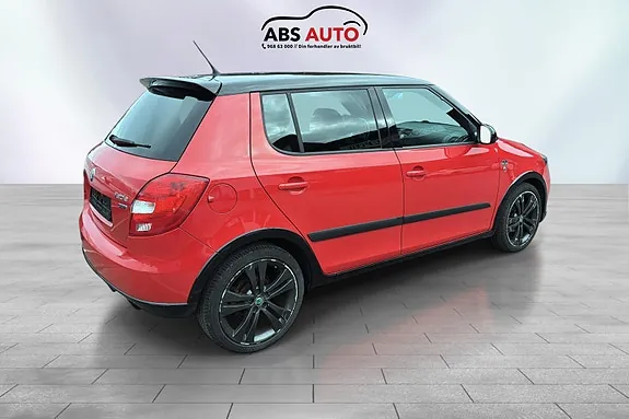 Skoda Fabia 2011 photo 5
