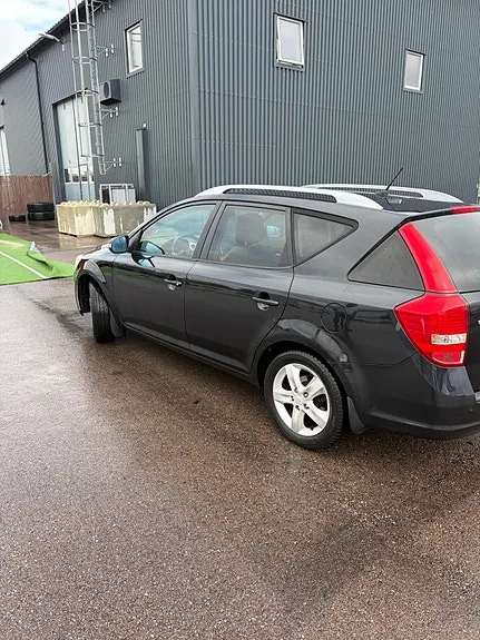 Kia Ceed 2010 photo 3