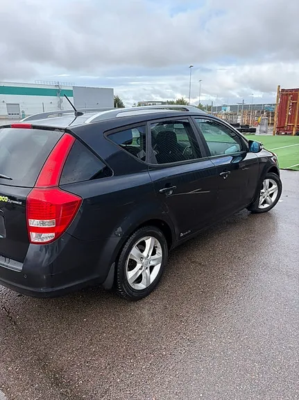Kia Ceed 2010 photo 4