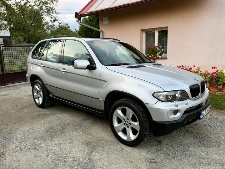 BMW X5 photo 2