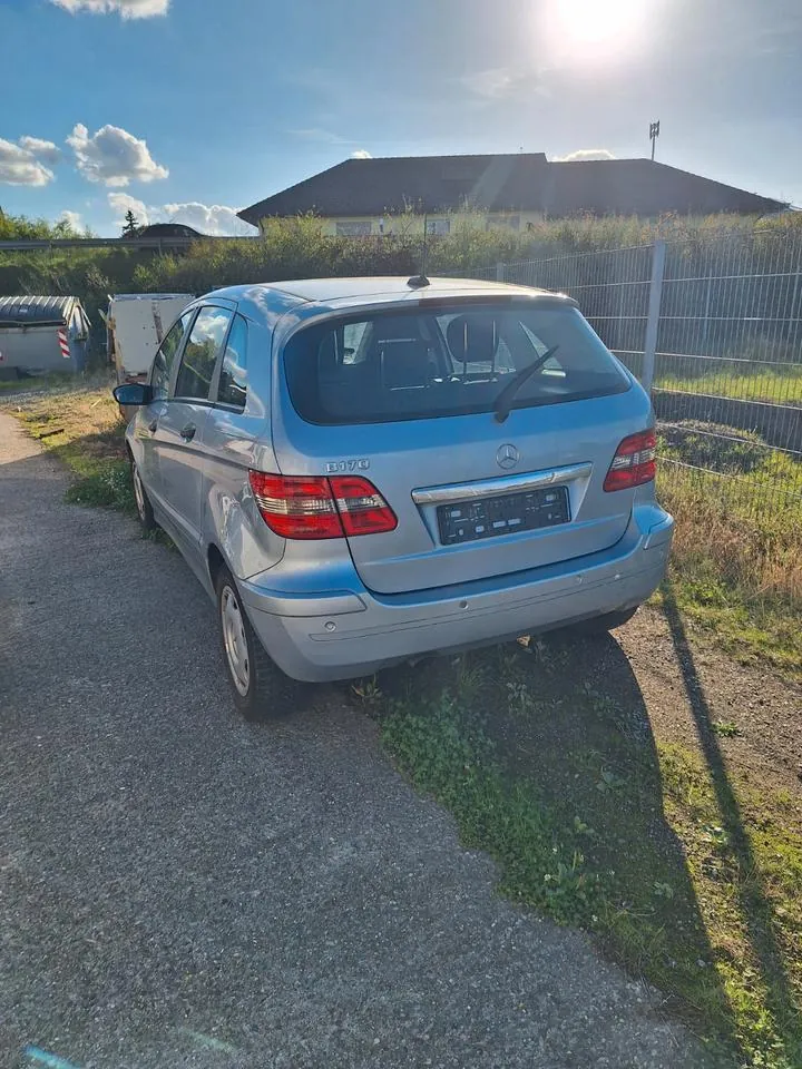 Mercedes-Benz B 170
