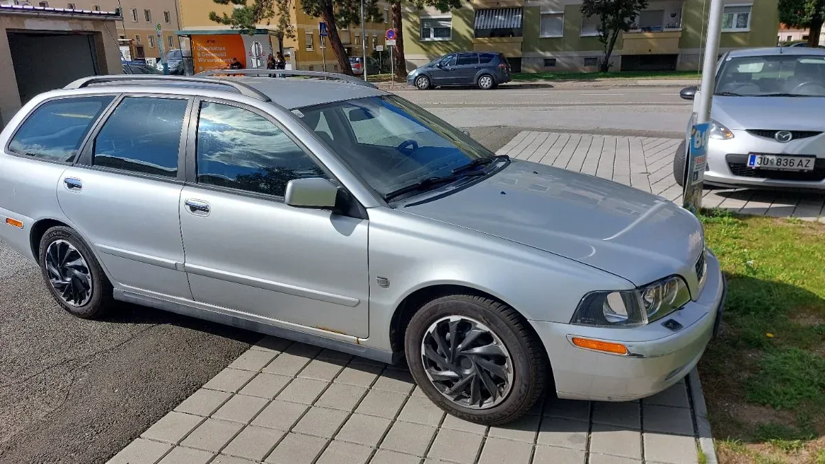 Volvo V40 2004 photo 3