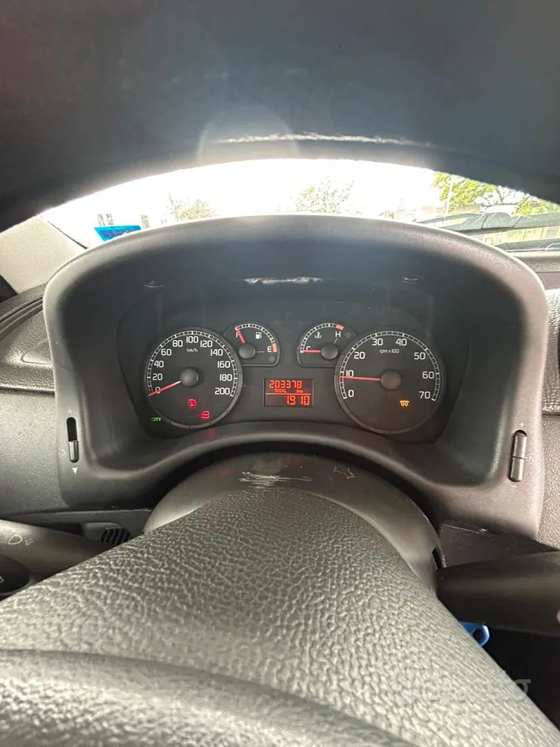 Fiat Punto 2004 photo 3