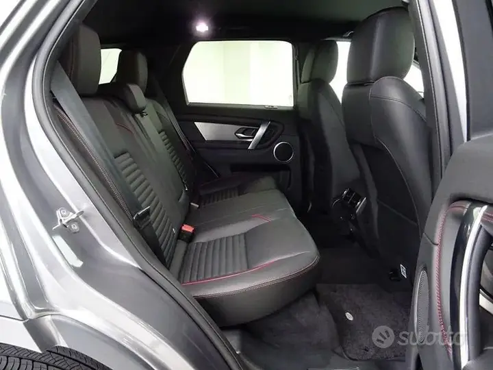 Land Rover Discovery Sport 2023 photo 5