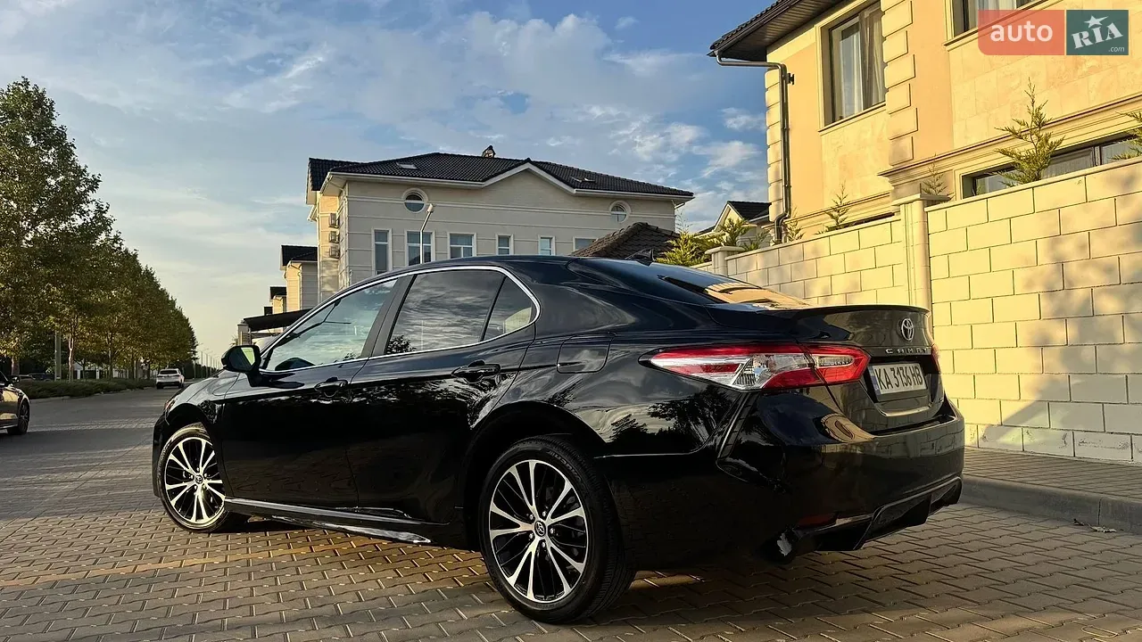 Toyota Camry 2020 photo 3