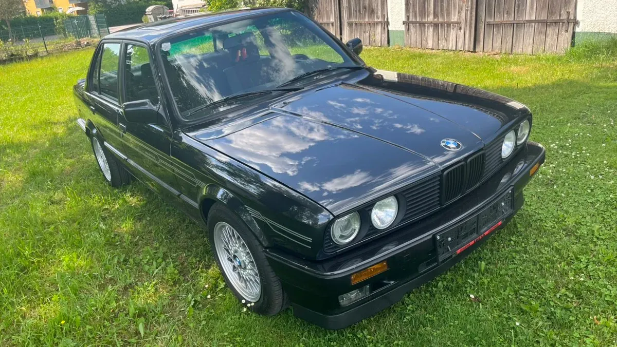 BMW 3 Series 1990 photo 2