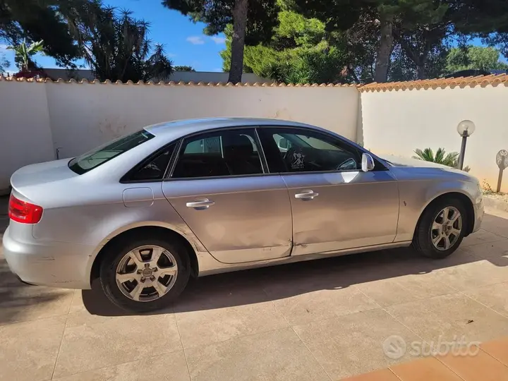Audi A4 2009 photo 4