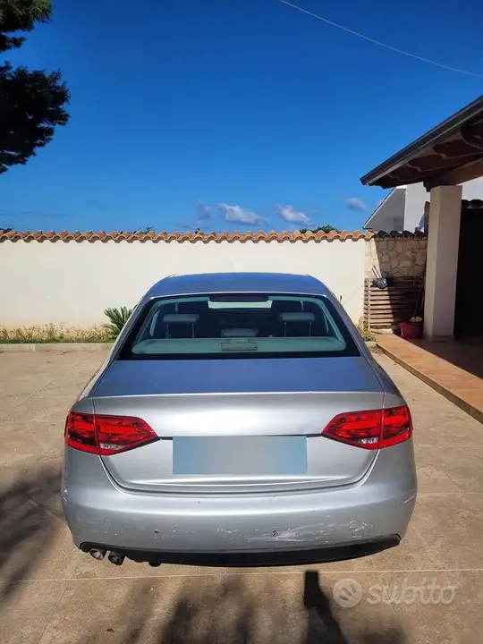 Audi A4 2009 photo 2