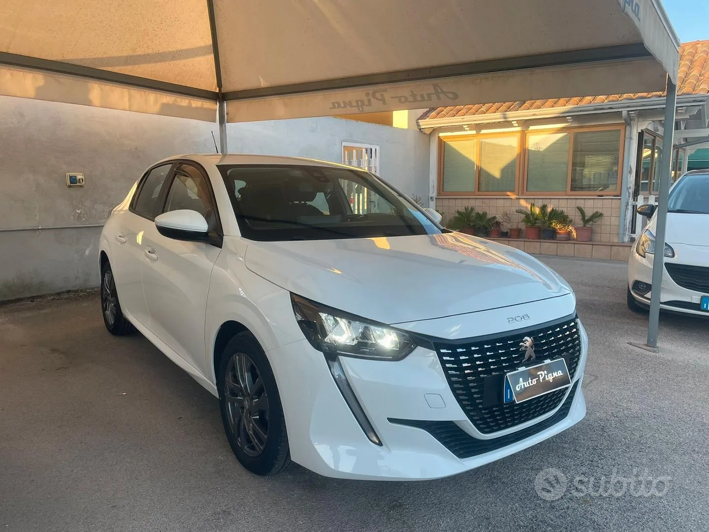 Peugeot 208 2021 photo 3