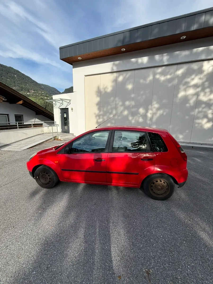 Ford Fiesta 2002 photo 3